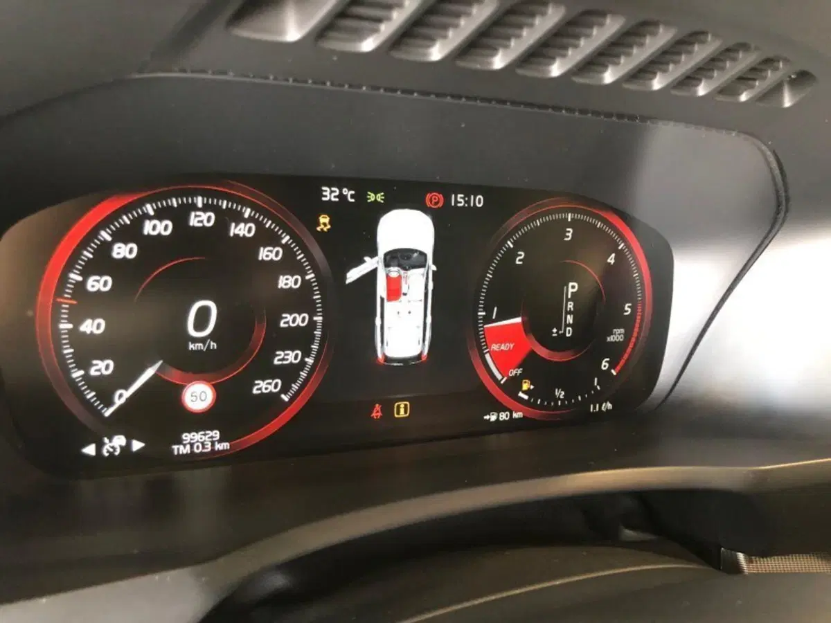Volvo XC90 usata a Pistoia (7)