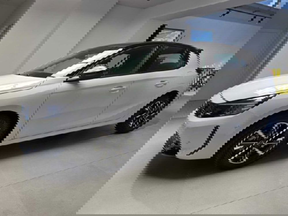 Opel Corsa nuova a Sondrio (2)