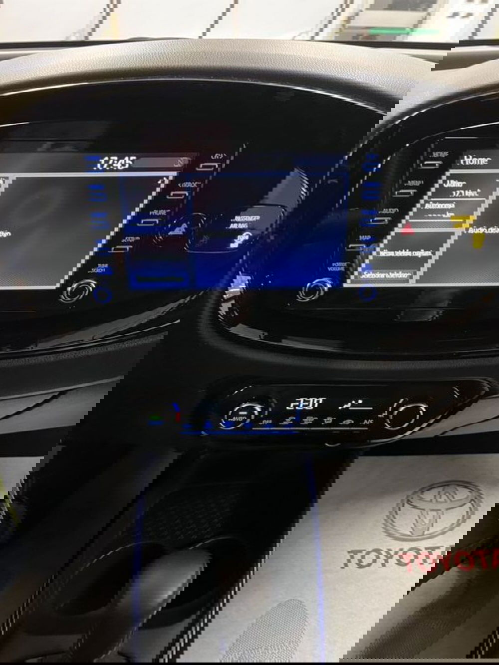 Toyota Aygo X usata a Prato (11)