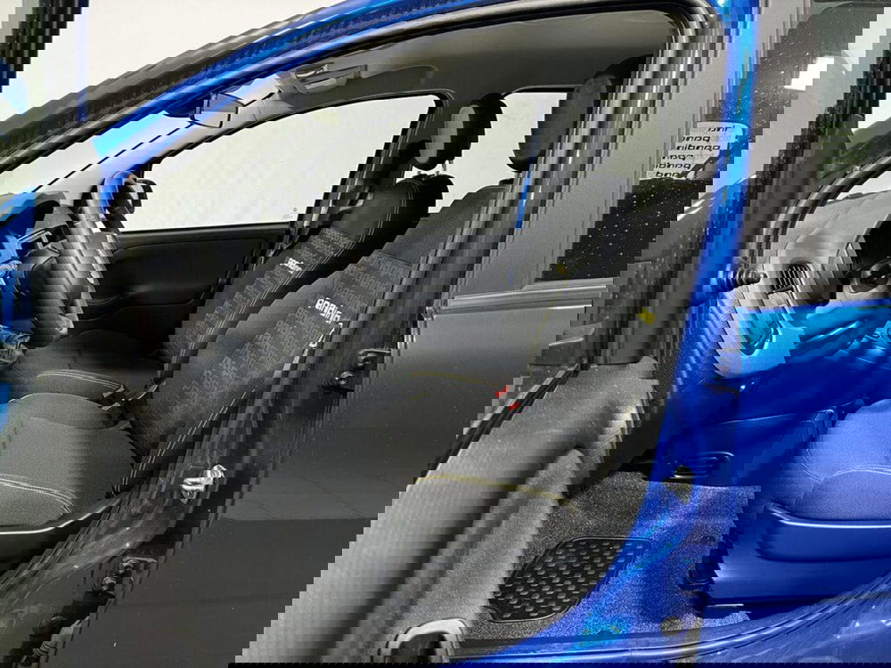 Fiat Panda Cross nuova a Sondrio (10)