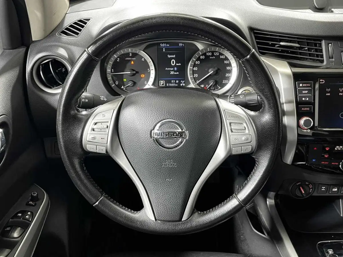 Nissan Navara usata a Sondrio (14)