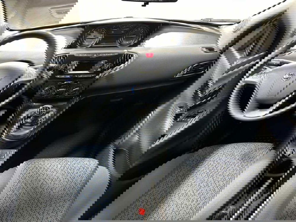 Lancia Ypsilon usata a Sondrio (12)