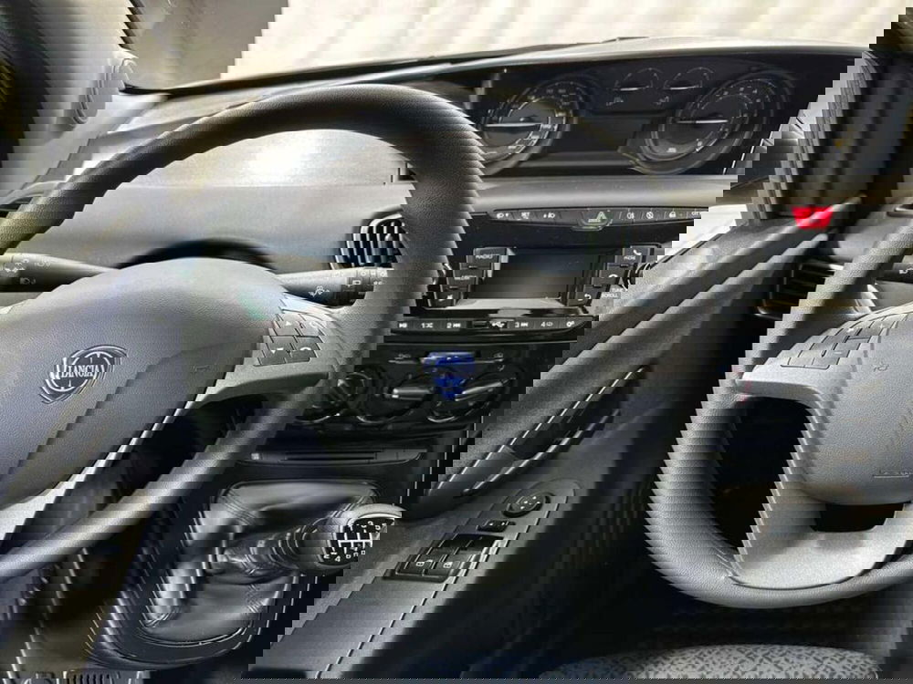 Lancia Ypsilon usata a Sondrio (14)