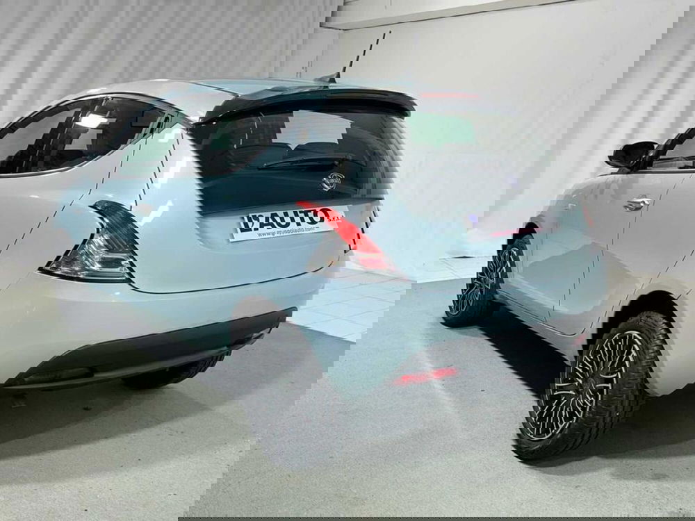 Lancia Ypsilon usata a Sondrio (3)