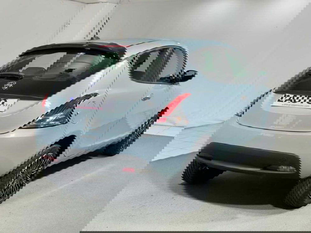 Lancia Ypsilon usata a Sondrio (5)