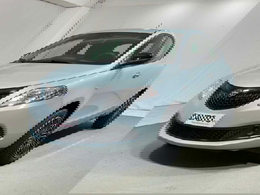 Lancia Ypsilon usata a Sondrio