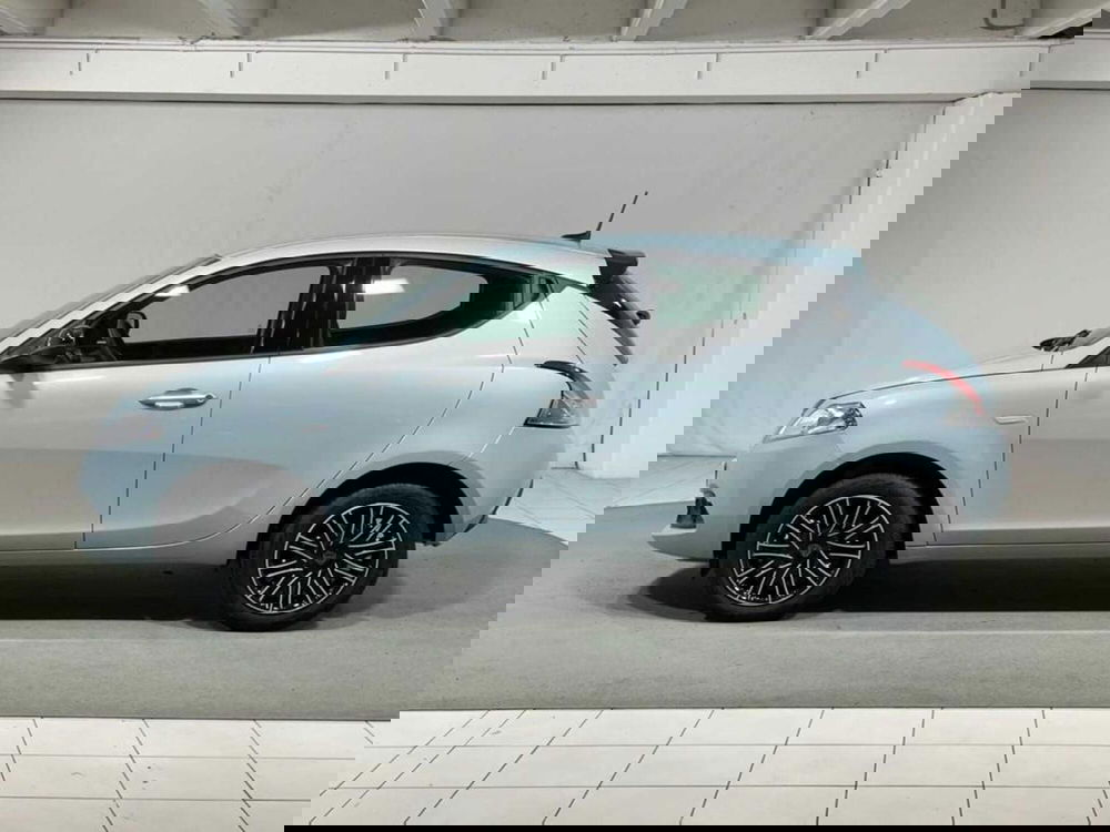 Lancia Ypsilon usata a Sondrio (2)