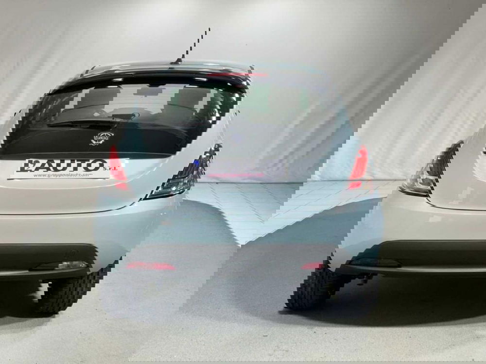 Lancia Ypsilon usata a Sondrio (4)