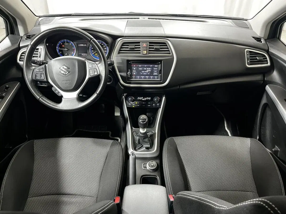 Suzuki S-Cross usata a Sondrio (12)