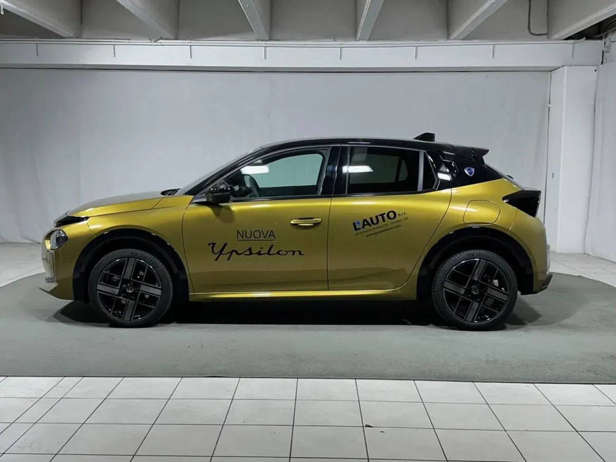 Lancia Ypsilon usata a Sondrio (2)
