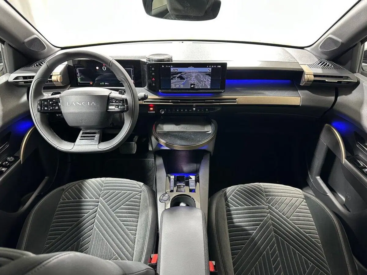 Lancia Ypsilon usata a Sondrio (12)