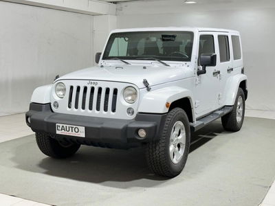 Jeep Wrangler Unlimited 2.8 CRD DPF Sahara del 2014 usata a Montagna in Valtellina