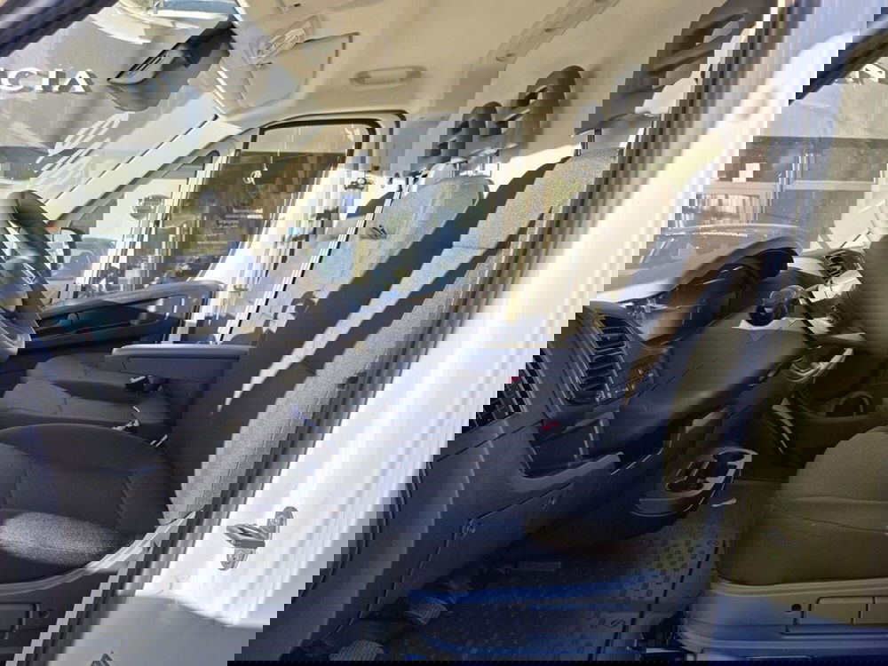 Fiat Ducato Furgone Vetrato nuova a Sondrio (9)