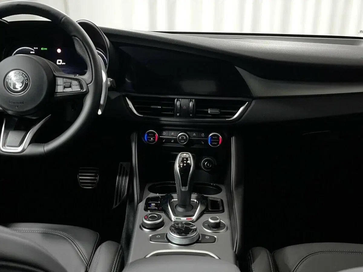 Alfa Romeo Giulia nuova a Sondrio (13)
