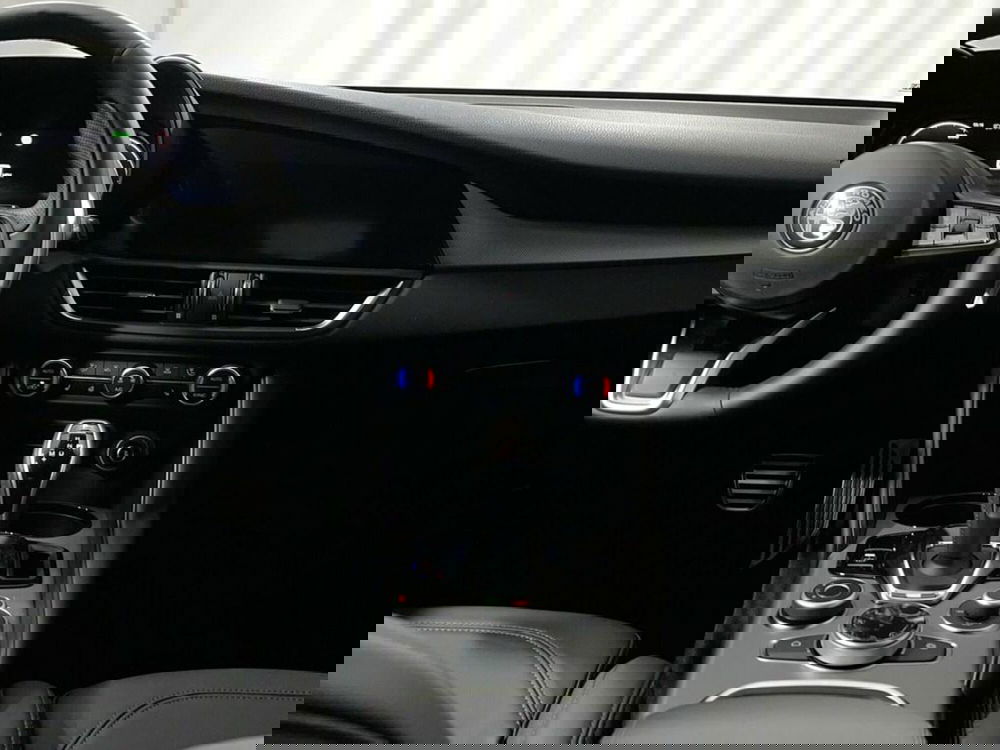 Alfa Romeo Giulia nuova a Sondrio (13)