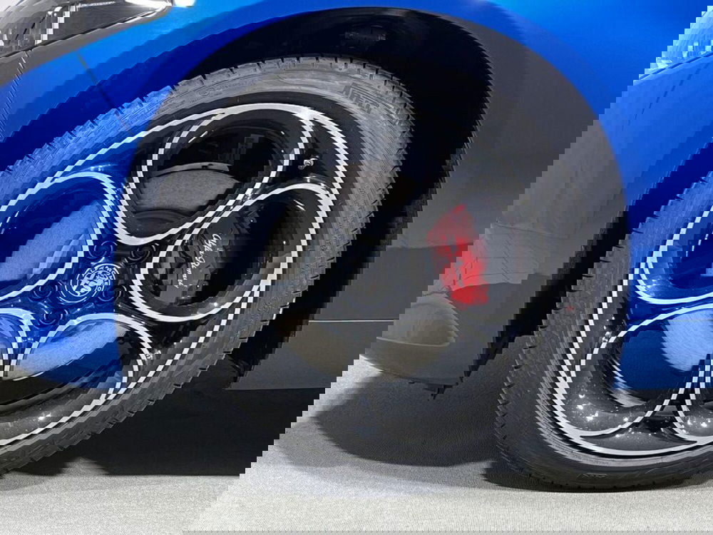 Alfa Romeo Giulia nuova a Sondrio (9)