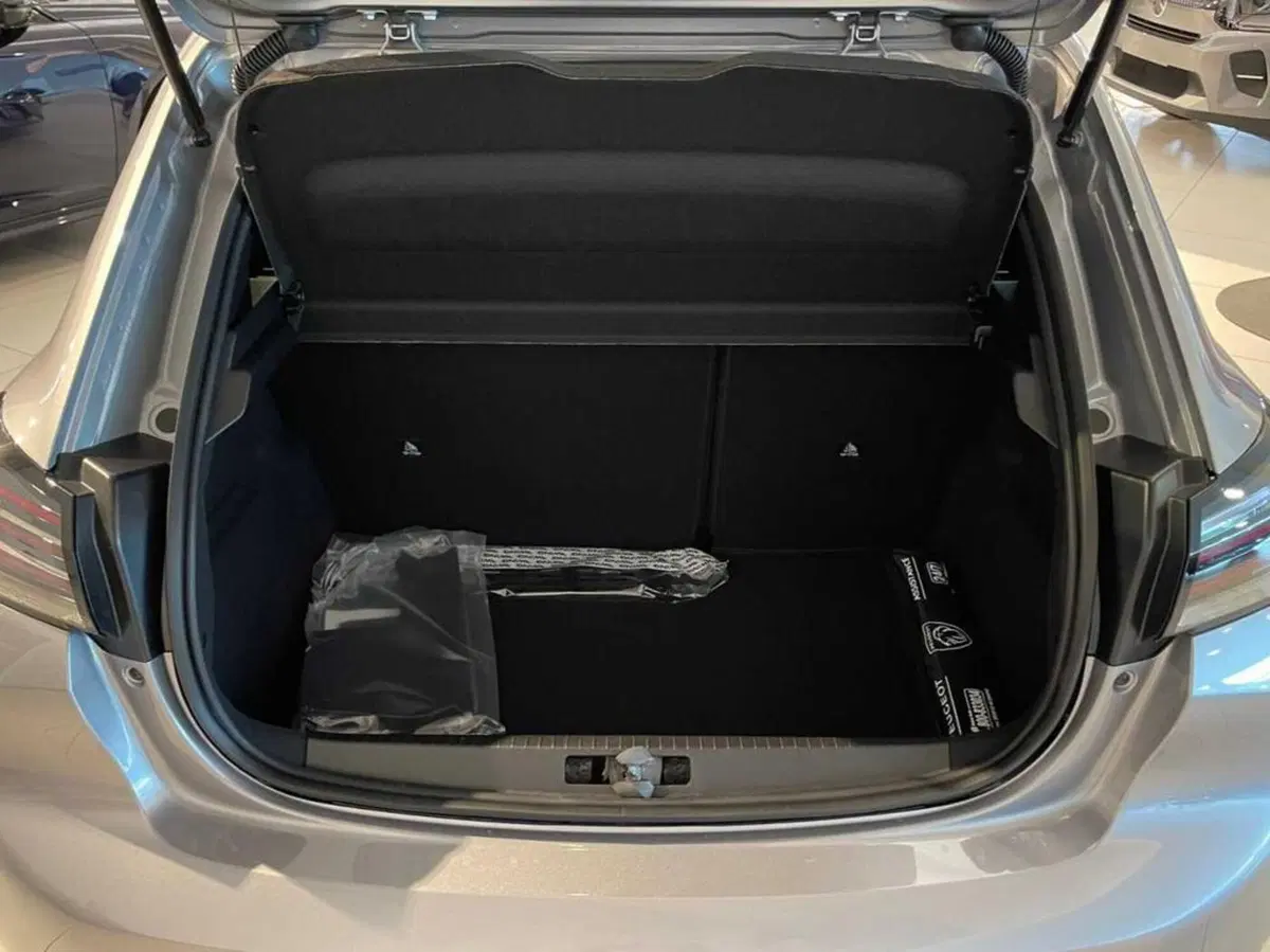 Peugeot 208 nuova a Sondrio (15)