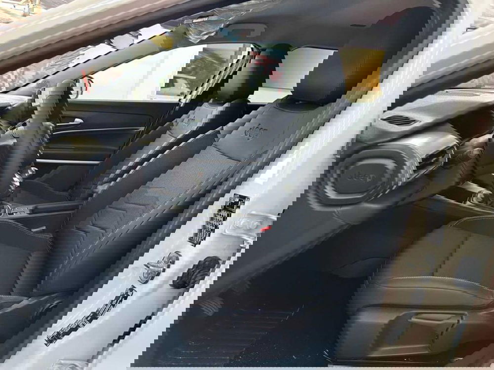 Jeep Avenger nuova a Sondrio (10)