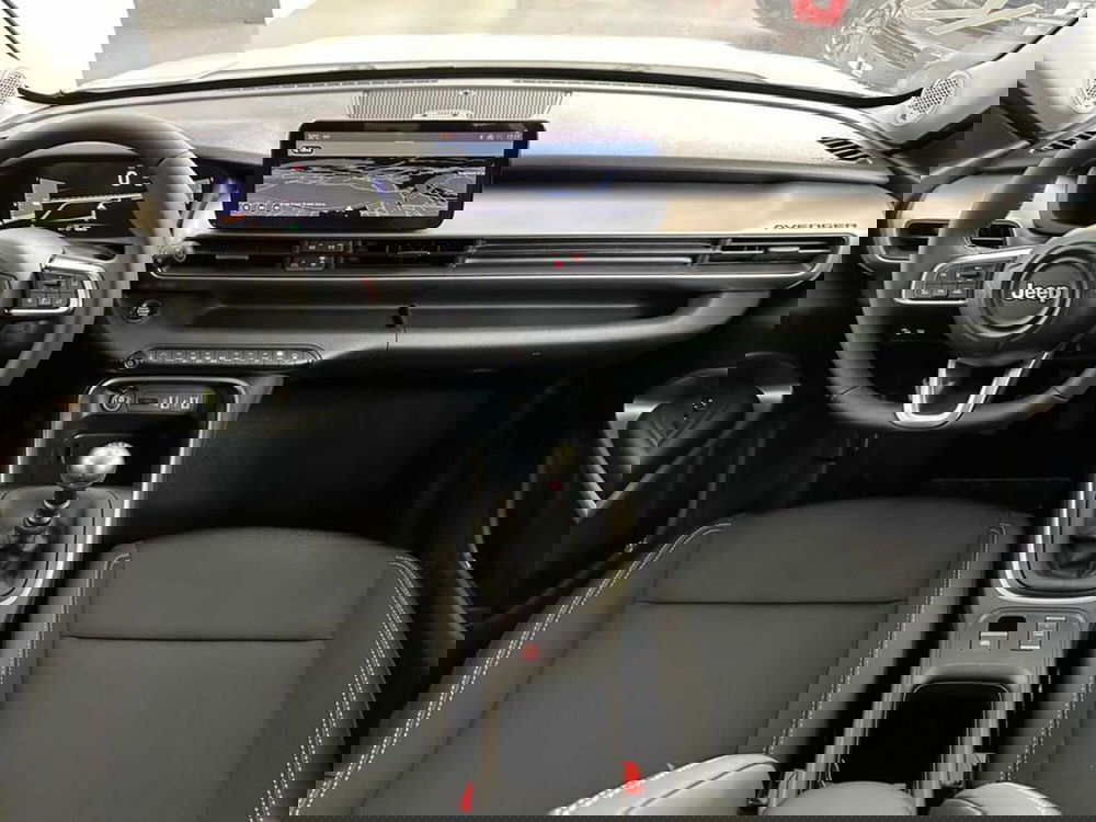 Jeep Avenger nuova a Sondrio (12)