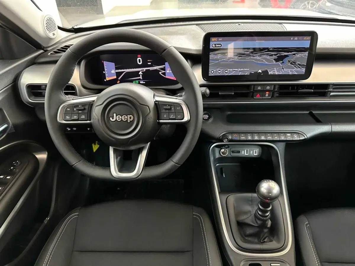 Jeep Avenger nuova a Sondrio (13)