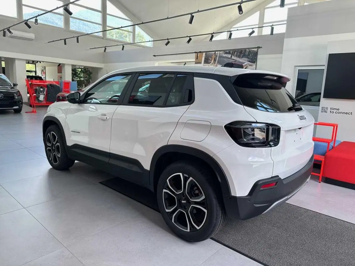 Jeep Avenger nuova a Sondrio (2)