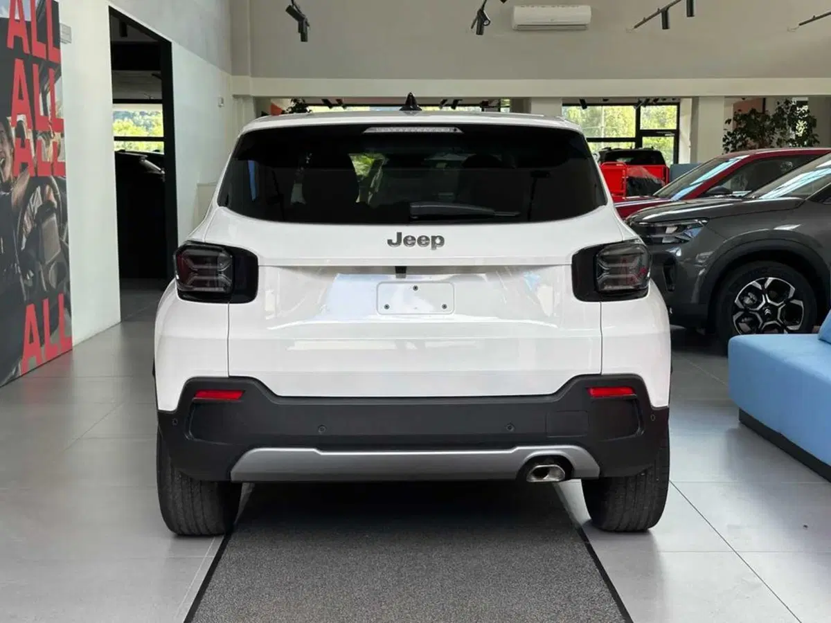 Jeep Avenger nuova a Sondrio (4)