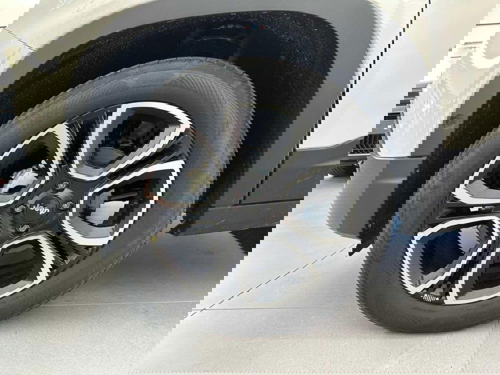 Jeep Avenger nuova a Sondrio (9)