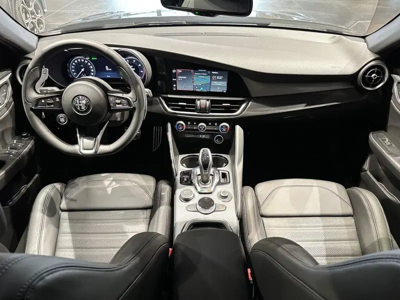 Alfa Romeo Giulia nuova a Sondrio (12)