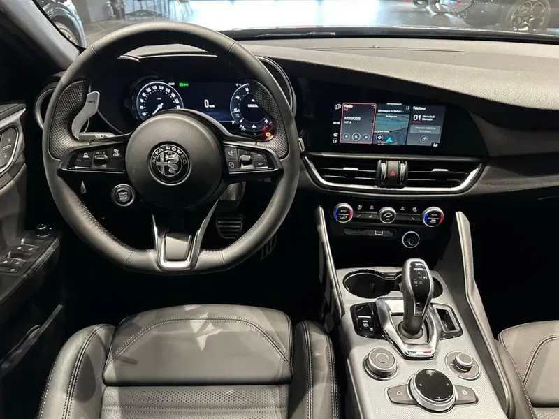 Alfa Romeo Giulia nuova a Sondrio (13)