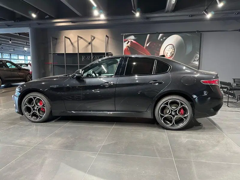 Alfa Romeo Giulia nuova a Sondrio (2)