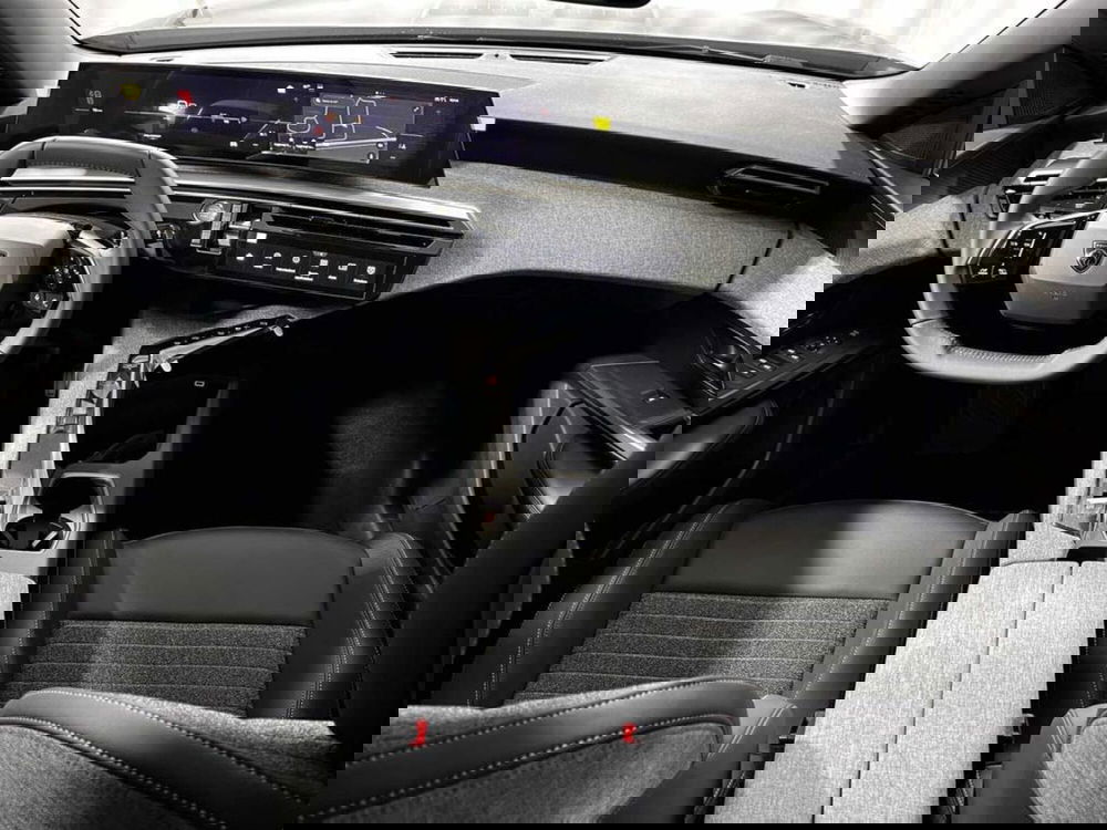 Peugeot 3008 nuova a Sondrio (12)