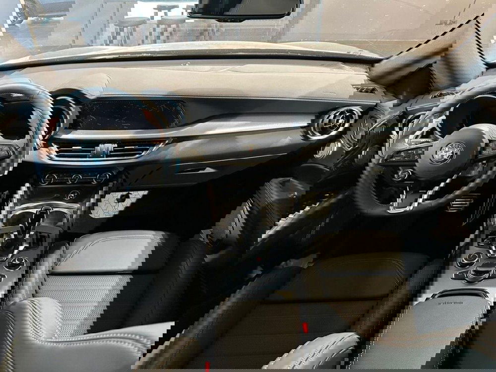 Alfa Romeo Stelvio nuova a Sondrio (12)