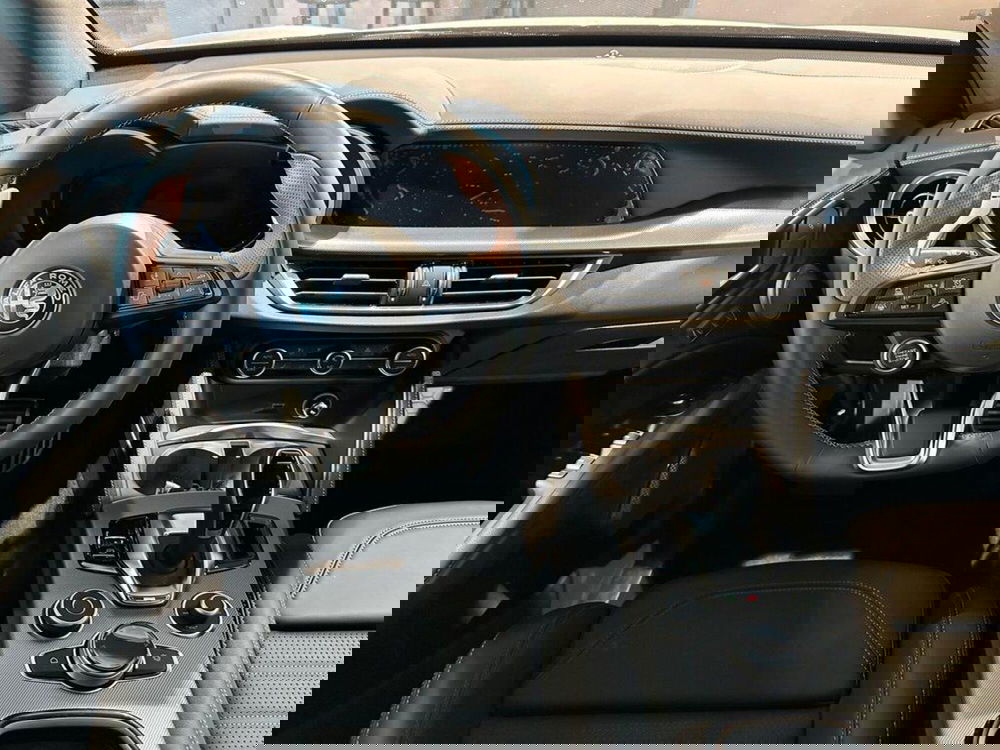 Alfa Romeo Stelvio nuova a Sondrio (13)