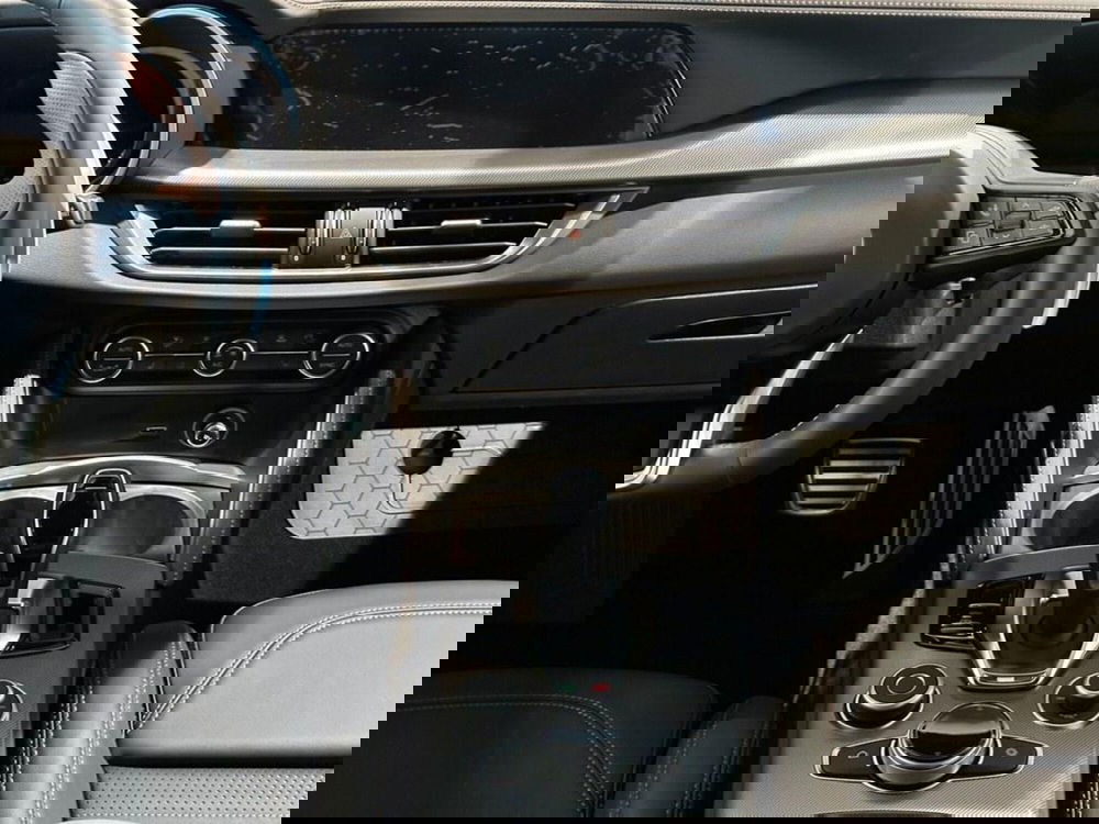 Alfa Romeo Stelvio nuova a Sondrio (14)