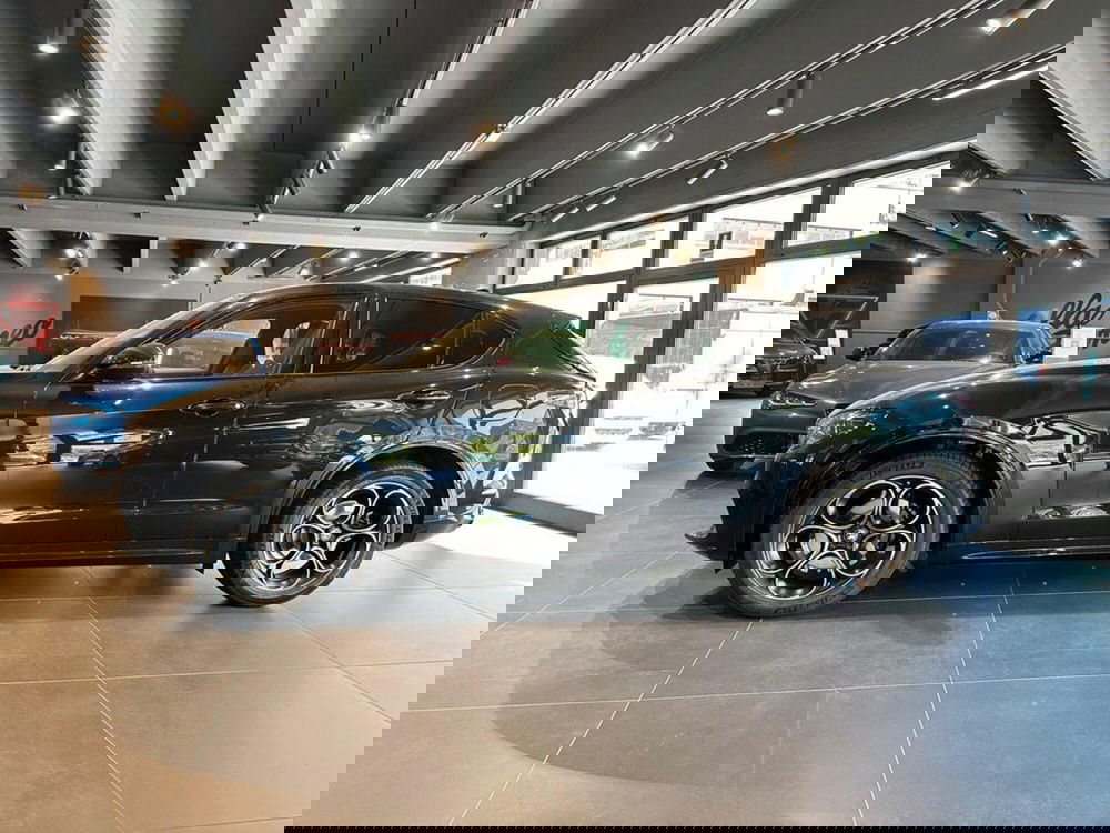 Alfa Romeo Stelvio nuova a Sondrio (2)