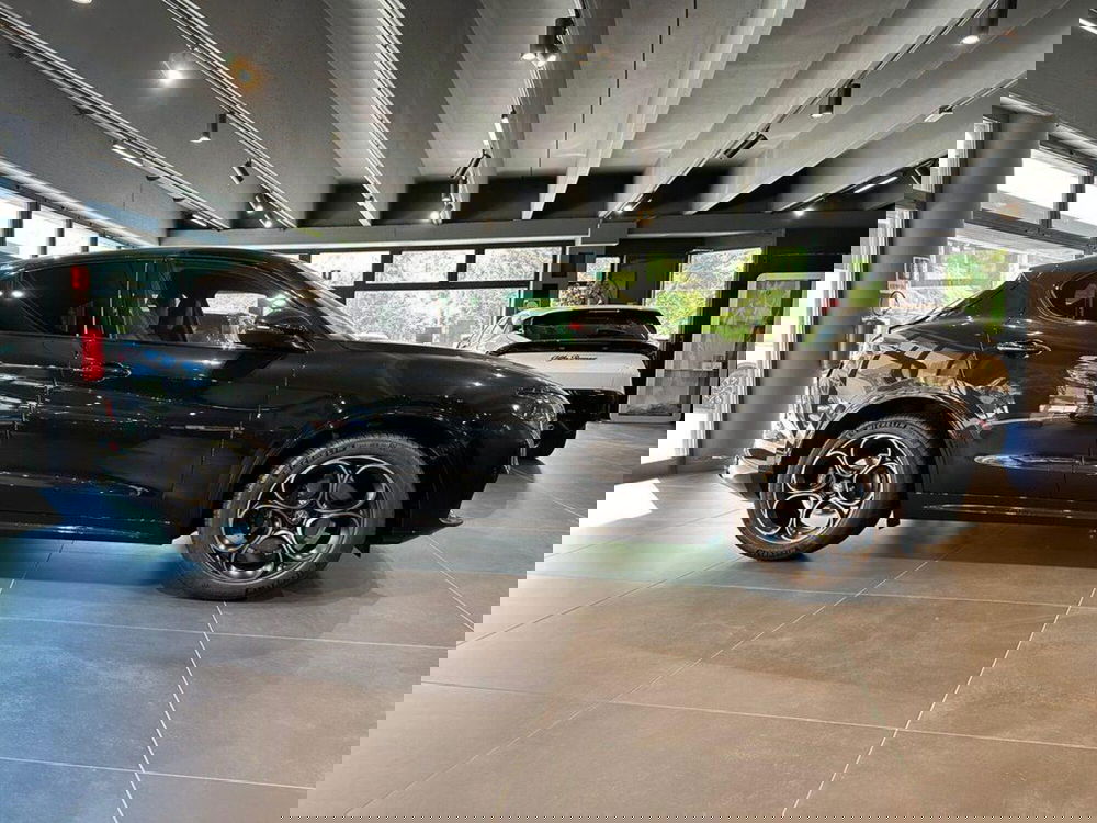 Alfa Romeo Stelvio nuova a Sondrio (6)