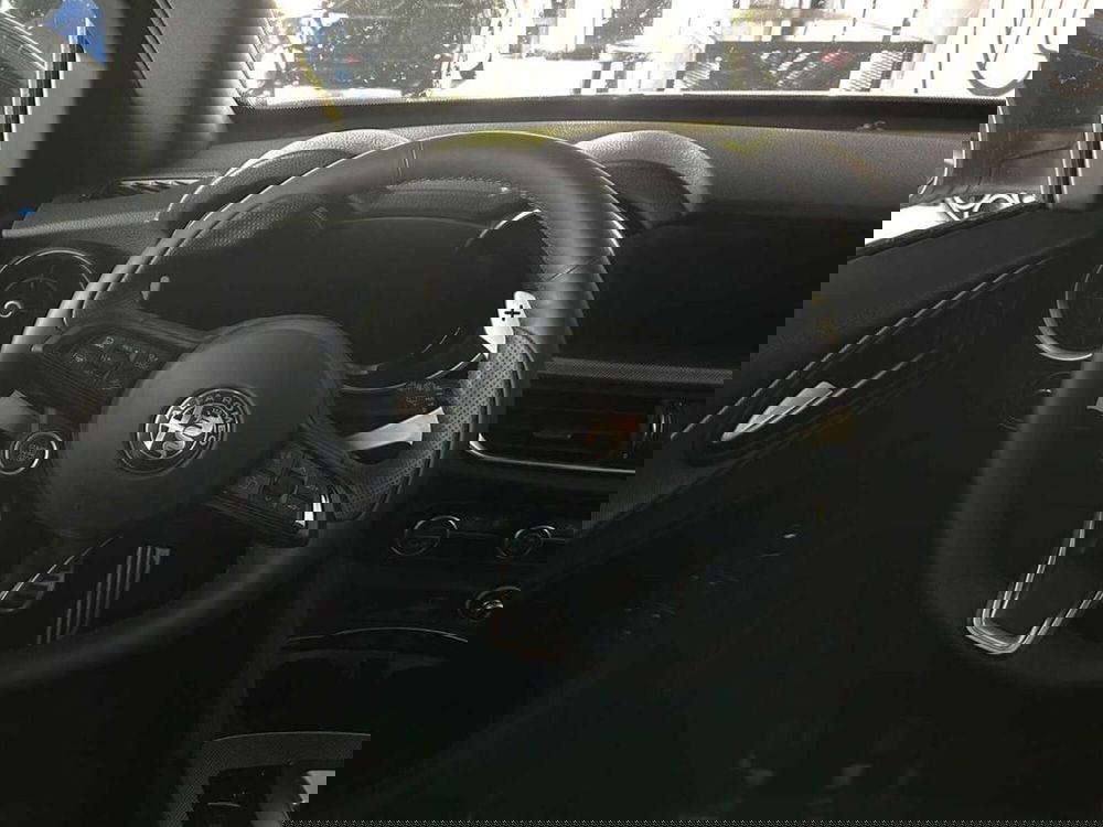 Alfa Romeo Stelvio nuova a Sondrio (12)