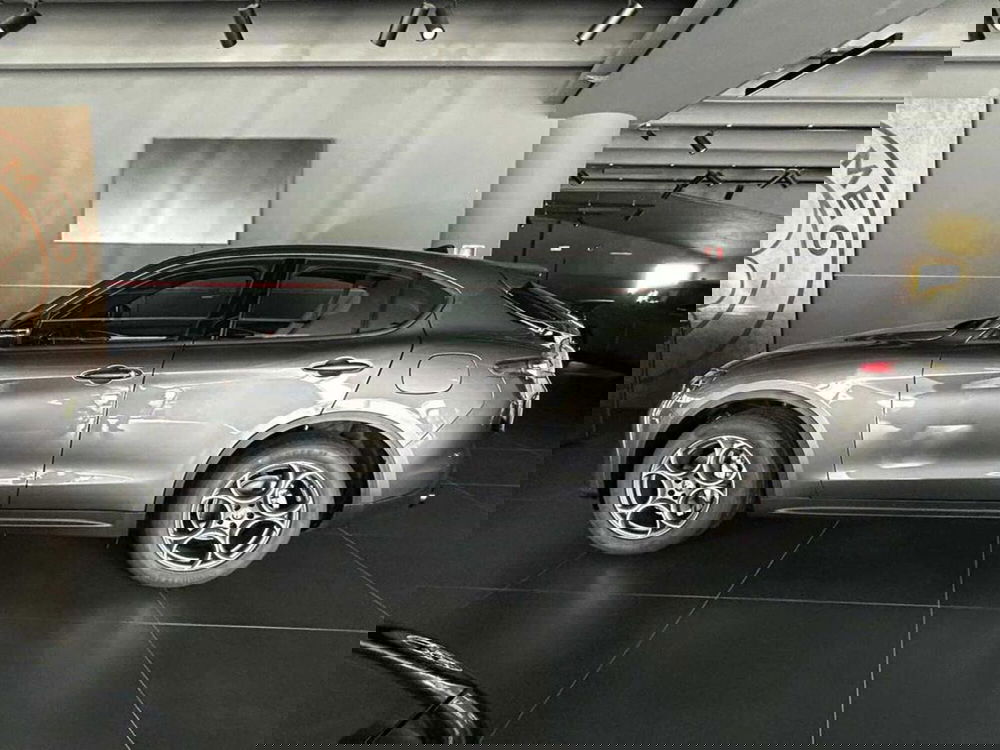 Alfa Romeo Stelvio nuova a Sondrio (2)