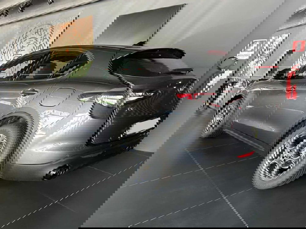 Alfa Romeo Stelvio nuova a Sondrio (3)