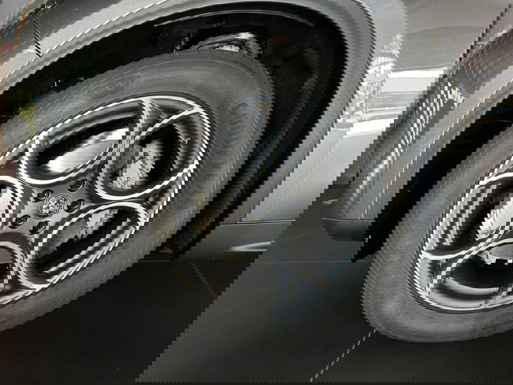 Alfa Romeo Stelvio nuova a Sondrio (8)