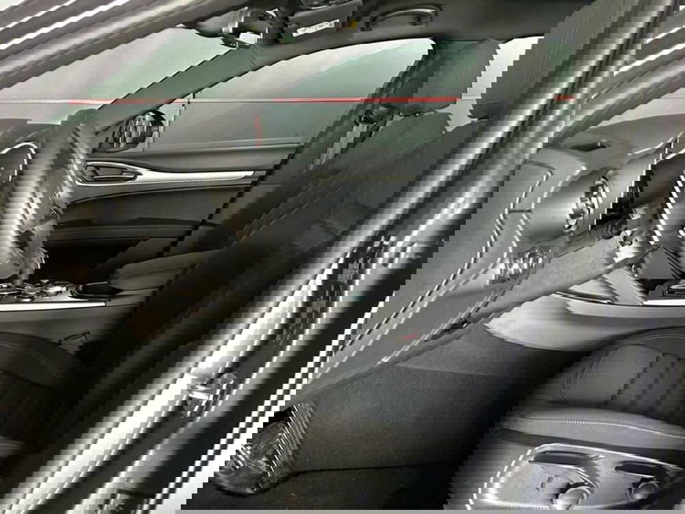 Alfa Romeo Stelvio nuova a Sondrio (9)