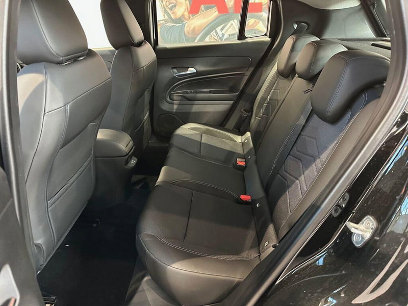 Jeep Avenger nuova a Sondrio (10)