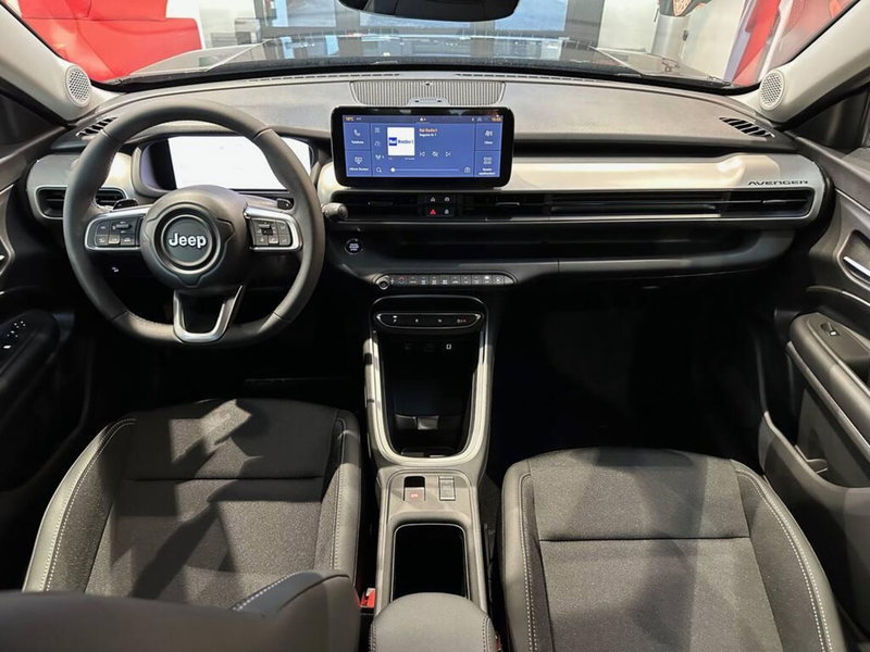 Jeep Avenger nuova a Sondrio (11)