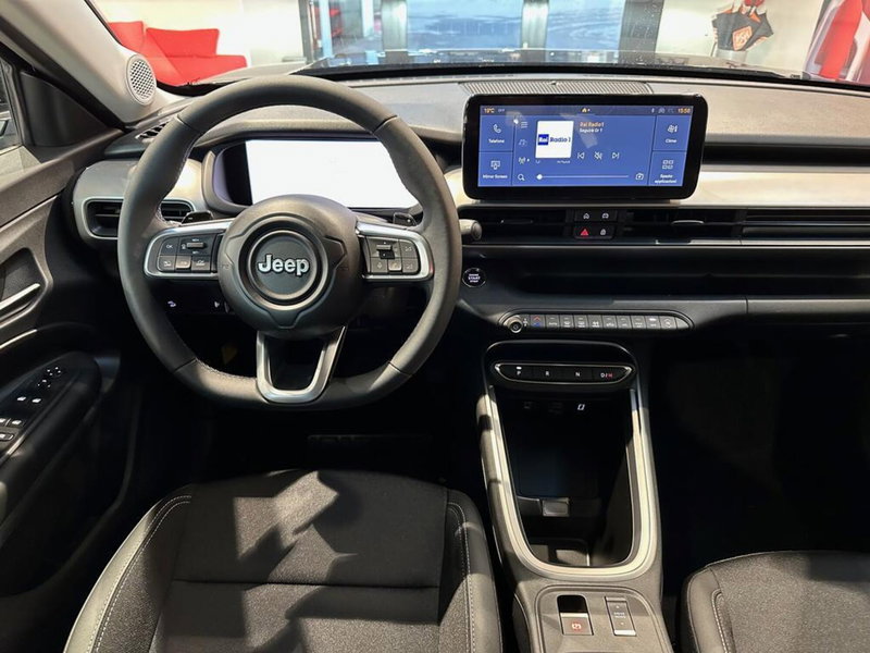 Jeep Avenger nuova a Sondrio (12)