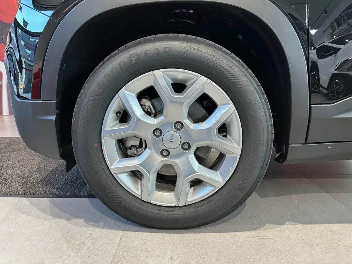Jeep Avenger nuova a Sondrio (8)