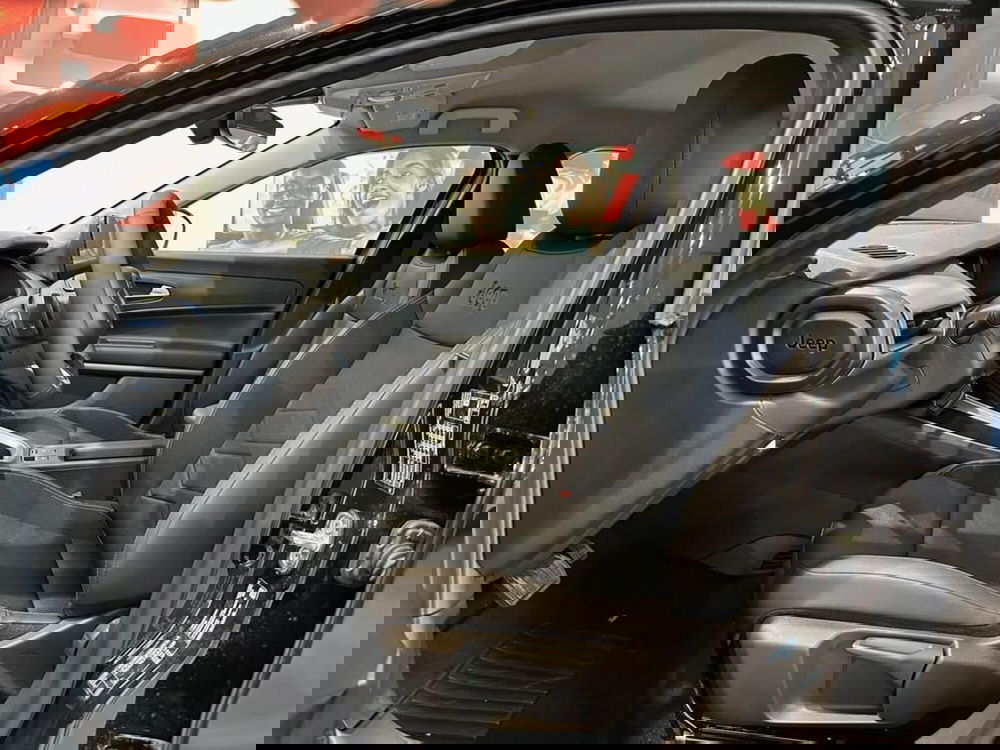 Jeep Avenger nuova a Sondrio (9)