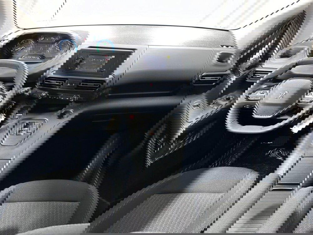 Peugeot e-Rifter nuova a Sondrio (12)