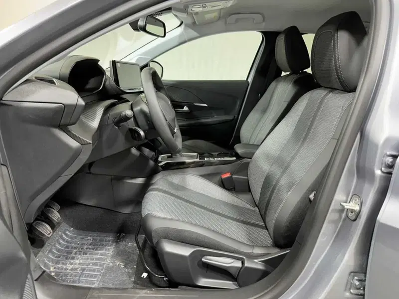 Peugeot 208 nuova a Sondrio (10)