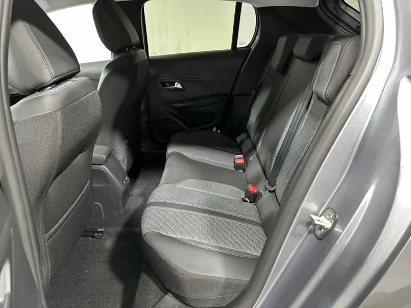 Peugeot 208 nuova a Sondrio (11)