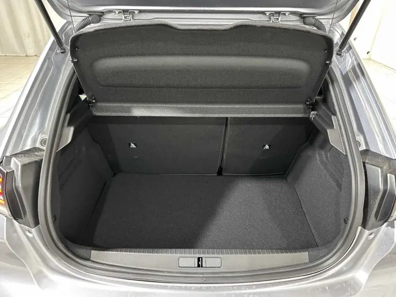 Peugeot 208 nuova a Sondrio (15)